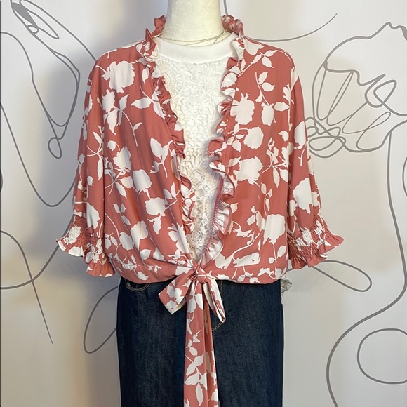 Floral Ruffle Blouse - Pink and White - Picture 4 of 9